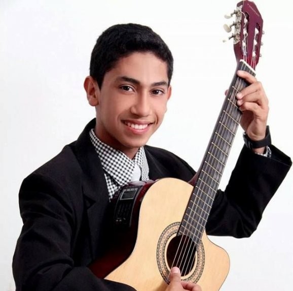 El cantante paraguayo Joel Sandino